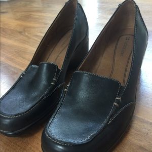 BRAND NEW / NEVER WORN Black Naturalizer shoes